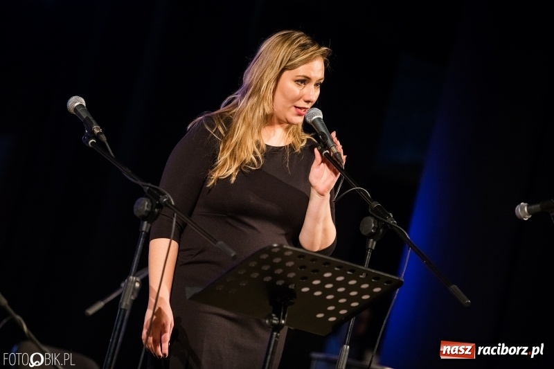 Zdjęcie w galerii na portalu naszraciborz.pl: XVII Zaduszki Poetyckie Atlantydy w Domu Kultury Strzecha wiadomości z regionu