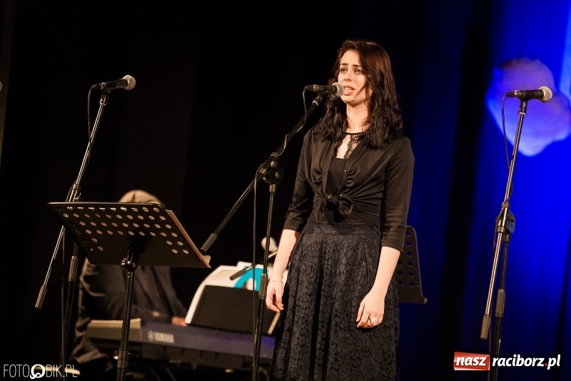 Zdjęcie w galerii na portalu naszraciborz.pl: XVII Zaduszki Poetyckie Atlantydy w Domu Kultury Strzecha wiadomości z regionu