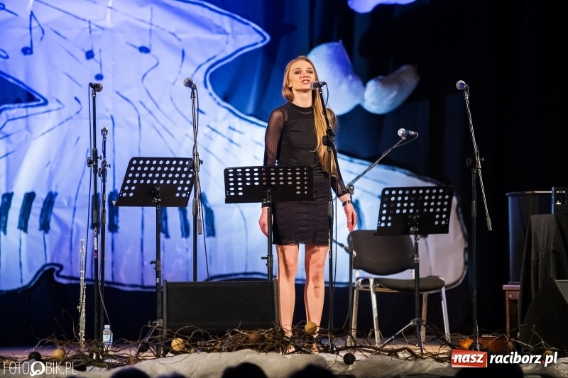 Zdjęcie w galerii na portalu naszraciborz.pl: XVII Zaduszki Poetyckie Atlantydy w Domu Kultury Strzecha wiadomości z regionu