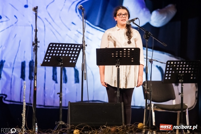 Zdjęcie w galerii na portalu naszraciborz.pl: XVII Zaduszki Poetyckie Atlantydy w Domu Kultury Strzecha wiadomości z regionu