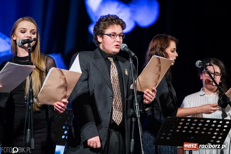 Zdjęcie w galerii na portalu naszraciborz.pl: XVII Zaduszki Poetyckie Atlantydy w Domu Kultury Strzecha wiadomości z regionu