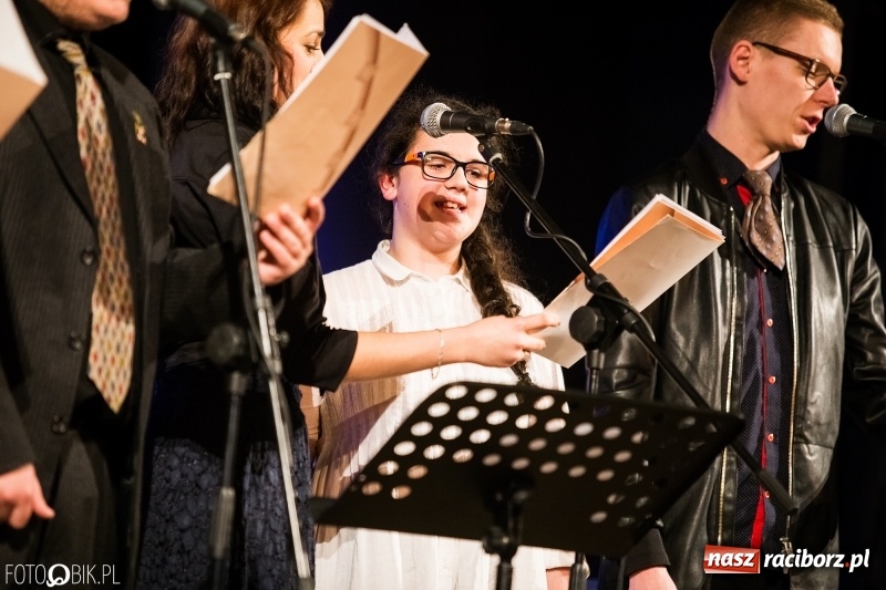 Zdjęcie w galerii na portalu naszraciborz.pl: XVII Zaduszki Poetyckie Atlantydy w Domu Kultury Strzecha wiadomości z regionu