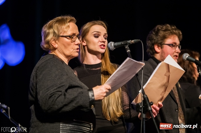 Zdjęcie w galerii na portalu naszraciborz.pl: XVII Zaduszki Poetyckie Atlantydy w Domu Kultury Strzecha wiadomości z regionu