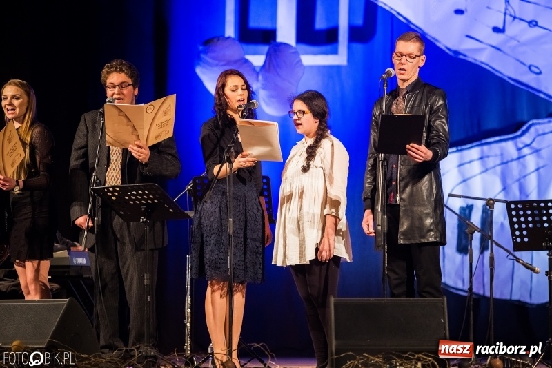 Zdjęcie w galerii na portalu naszraciborz.pl: XVII Zaduszki Poetyckie Atlantydy w Domu Kultury Strzecha wiadomości z regionu