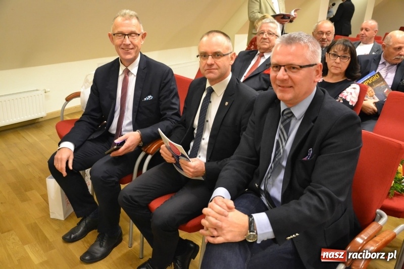 Zdjęcie w galerii na portalu naszraciborz.pl: 30-lecia Klubu Olimpijczyka Sokół. Uroczysta gala na Zamku Piastowskim  wiadomości z regionu