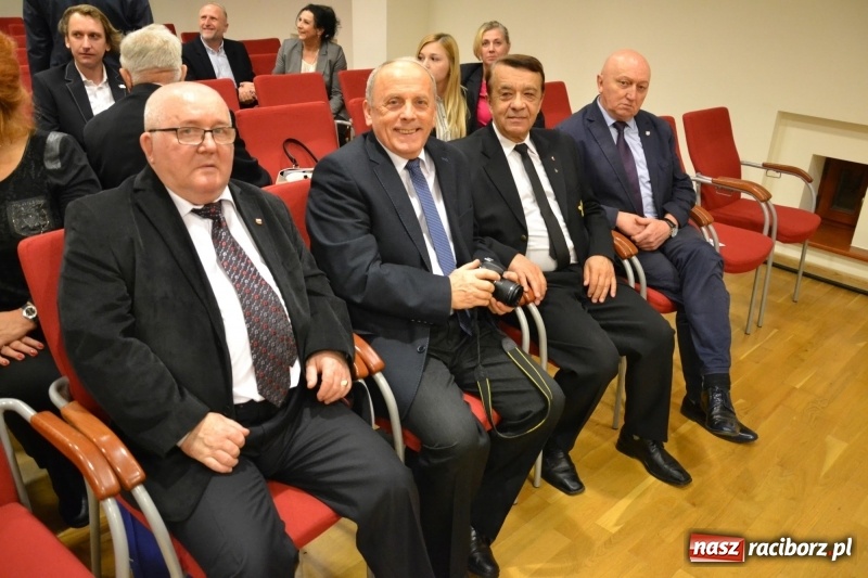 Zdjęcie w galerii na portalu naszraciborz.pl: 30-lecia Klubu Olimpijczyka Sokół. Uroczysta gala na Zamku Piastowskim  wiadomości z regionu