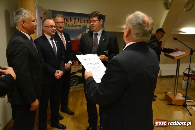 Zdjęcie w galerii na portalu naszraciborz.pl: 30-lecia Klubu Olimpijczyka Sokół. Uroczysta gala na Zamku Piastowskim  wiadomości z regionu