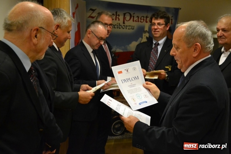 Zdjęcie w galerii na portalu naszraciborz.pl: 30-lecia Klubu Olimpijczyka Sokół. Uroczysta gala na Zamku Piastowskim  wiadomości z regionu