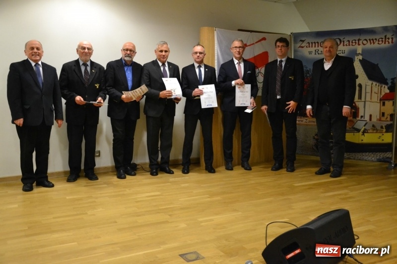 Zdjęcie w galerii na portalu naszraciborz.pl: 30-lecia Klubu Olimpijczyka Sokół. Uroczysta gala na Zamku Piastowskim  wiadomości z regionu