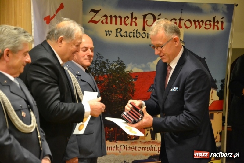 Zdjęcie w galerii na portalu naszraciborz.pl: 30-lecia Klubu Olimpijczyka Sokół. Uroczysta gala na Zamku Piastowskim  wiadomości z regionu