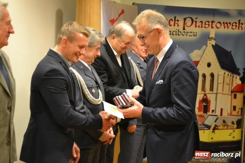 Zdjęcie w galerii na portalu naszraciborz.pl: 30-lecia Klubu Olimpijczyka Sokół. Uroczysta gala na Zamku Piastowskim  wiadomości z regionu