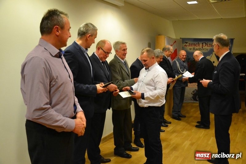 Zdjęcie w galerii na portalu naszraciborz.pl: 30-lecia Klubu Olimpijczyka Sokół. Uroczysta gala na Zamku Piastowskim  wiadomości z regionu