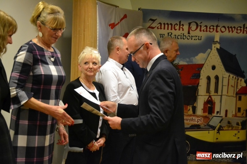 Zdjęcie w galerii na portalu naszraciborz.pl: 30-lecia Klubu Olimpijczyka Sokół. Uroczysta gala na Zamku Piastowskim  wiadomości z regionu