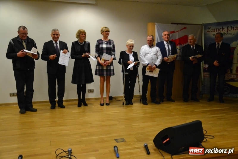 Zdjęcie w galerii na portalu naszraciborz.pl: 30-lecia Klubu Olimpijczyka Sokół. Uroczysta gala na Zamku Piastowskim  wiadomości z regionu