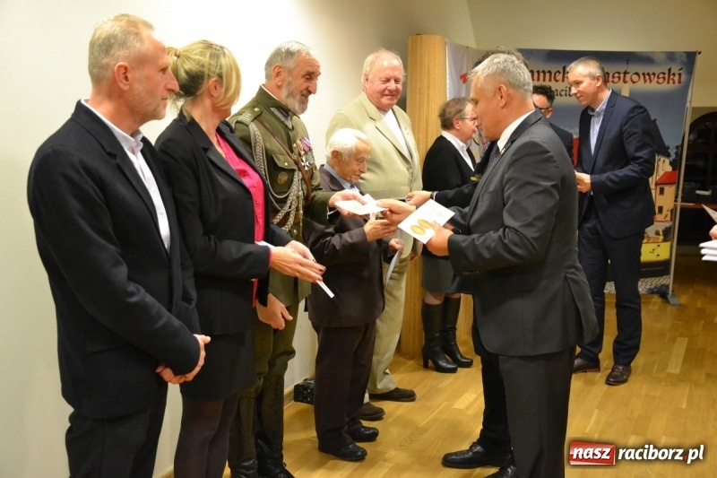 Zdjęcie w galerii na portalu naszraciborz.pl: 30-lecia Klubu Olimpijczyka Sokół. Uroczysta gala na Zamku Piastowskim  wiadomości z regionu