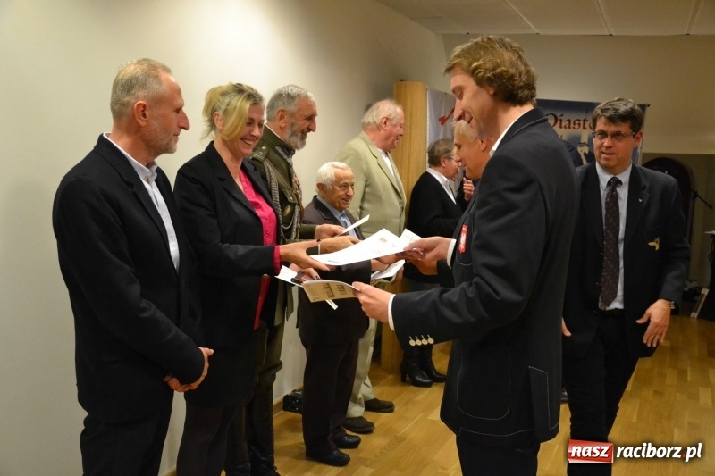 Zdjęcie w galerii na portalu naszraciborz.pl: 30-lecia Klubu Olimpijczyka Sokół. Uroczysta gala na Zamku Piastowskim  wiadomości z regionu