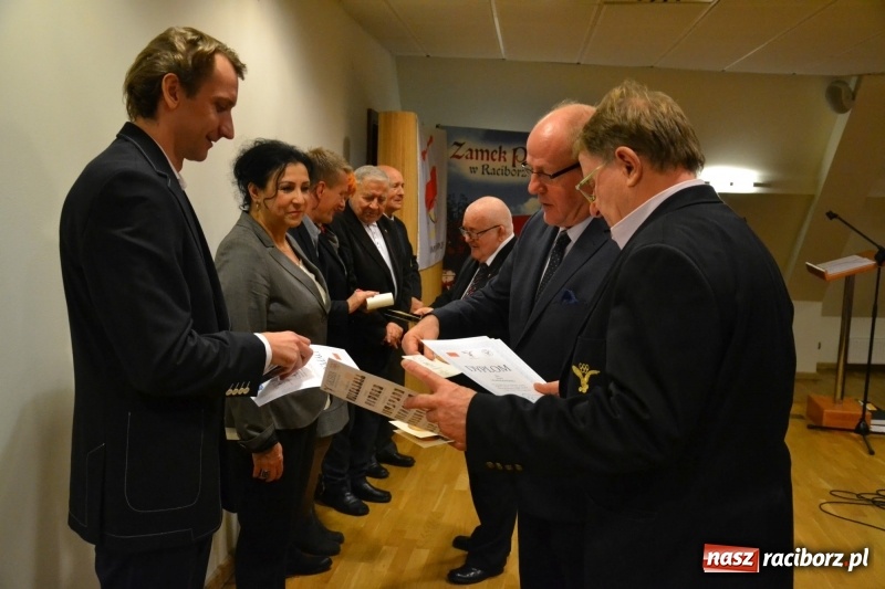 Zdjęcie w galerii na portalu naszraciborz.pl: 30-lecia Klubu Olimpijczyka Sokół. Uroczysta gala na Zamku Piastowskim  wiadomości z regionu