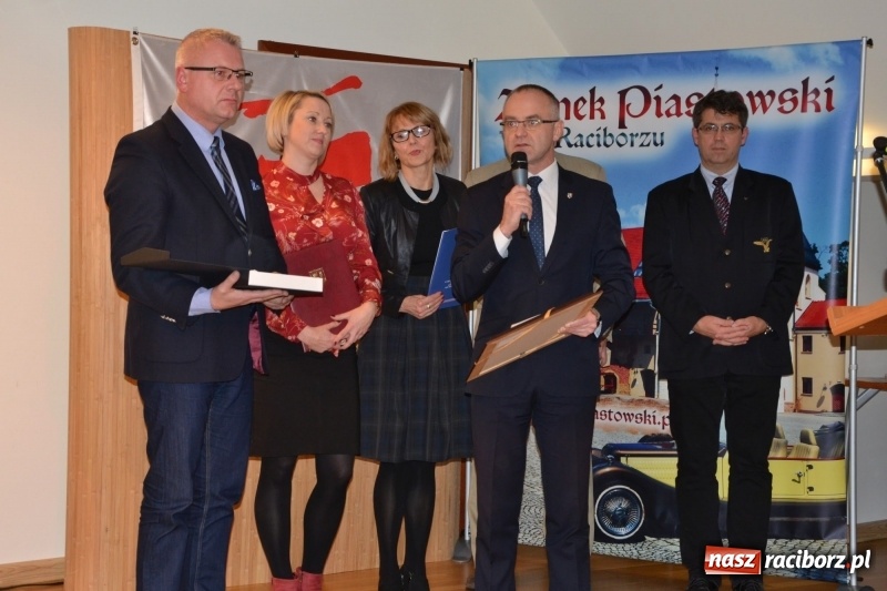 Zdjęcie w galerii na portalu naszraciborz.pl: 30-lecia Klubu Olimpijczyka Sokół. Uroczysta gala na Zamku Piastowskim  wiadomości z regionu