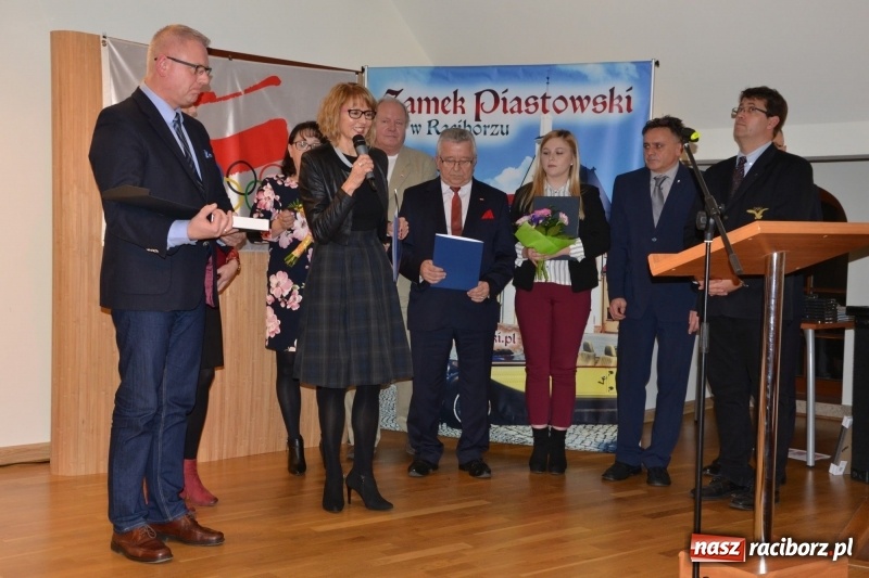 Zdjęcie w galerii na portalu naszraciborz.pl: 30-lecia Klubu Olimpijczyka Sokół. Uroczysta gala na Zamku Piastowskim  wiadomości z regionu