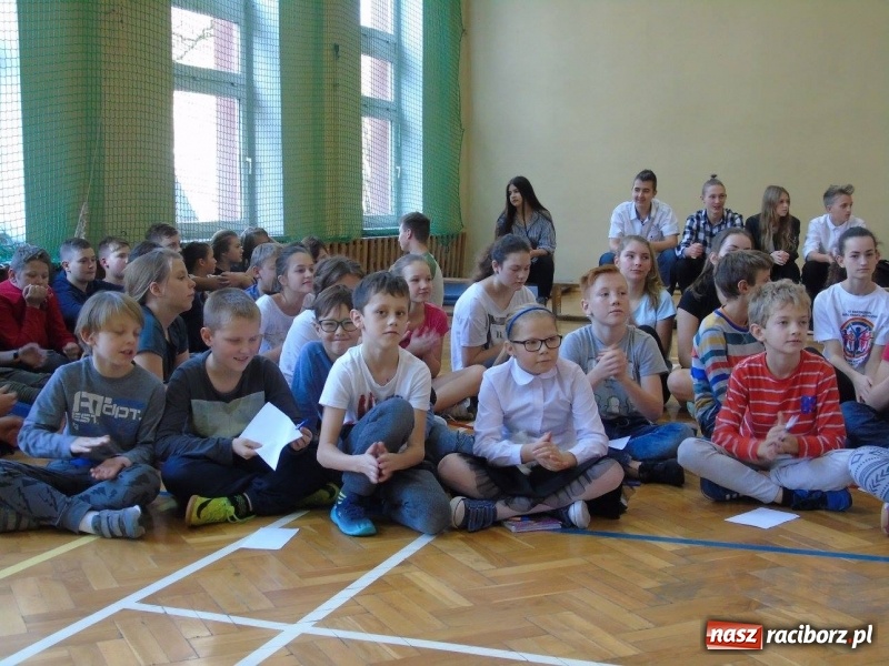 Zdjęcie w galerii na portalu naszraciborz.pl: Olimpijczycy zawitali w progi 18-tki  wiadomości z regionu