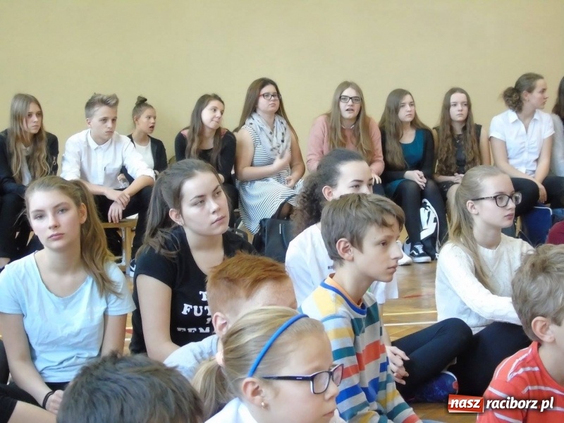 Zdjęcie w galerii na portalu naszraciborz.pl: Olimpijczycy zawitali w progi 18-tki  wiadomości z regionu