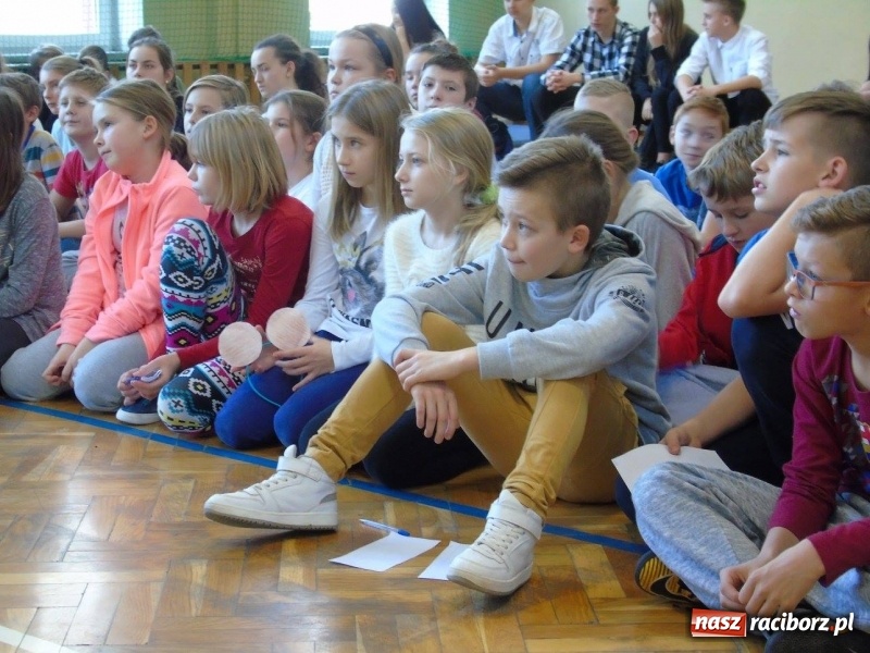 Zdjęcie w galerii na portalu naszraciborz.pl: Olimpijczycy zawitali w progi 18-tki  wiadomości z regionu