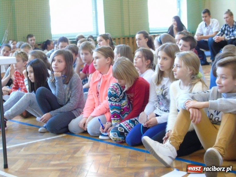 Zdjęcie w galerii na portalu naszraciborz.pl: Olimpijczycy zawitali w progi 18-tki  wiadomości z regionu