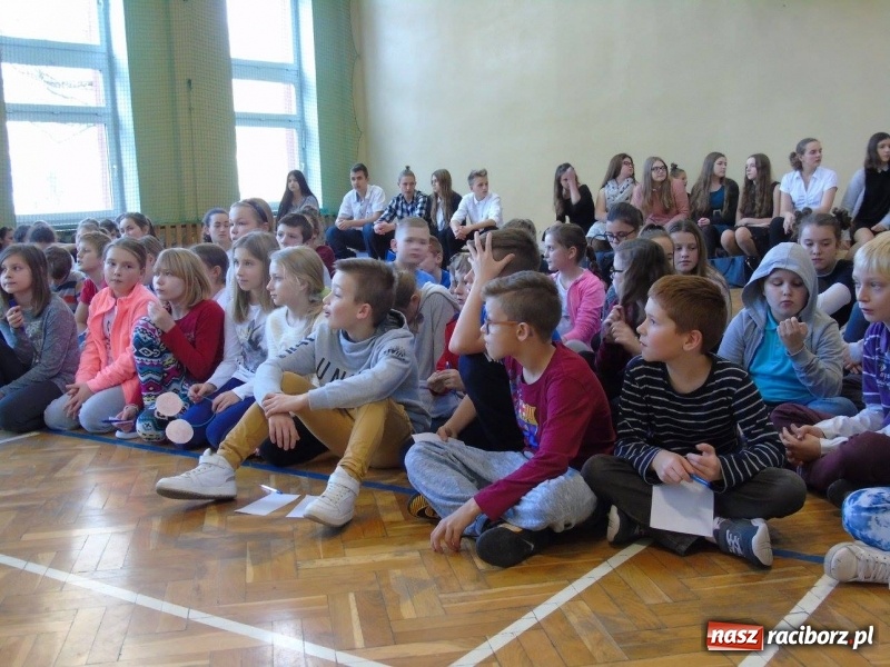 Zdjęcie w galerii na portalu naszraciborz.pl: Olimpijczycy zawitali w progi 18-tki  wiadomości z regionu