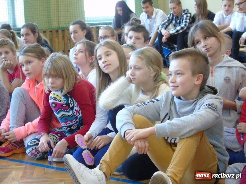 Zdjęcie w galerii na portalu naszraciborz.pl: Olimpijczycy zawitali w progi 18-tki  wiadomości z regionu