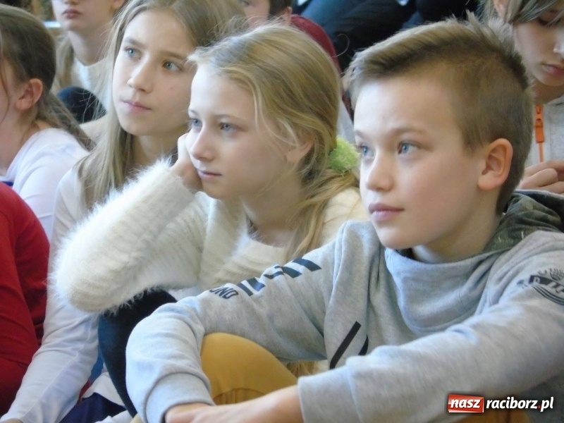 Zdjęcie w galerii na portalu naszraciborz.pl: Olimpijczycy zawitali w progi 18-tki  wiadomości z regionu