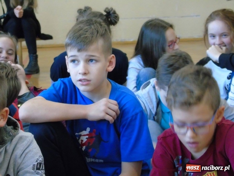 Zdjęcie w galerii na portalu naszraciborz.pl: Olimpijczycy zawitali w progi 18-tki  wiadomości z regionu