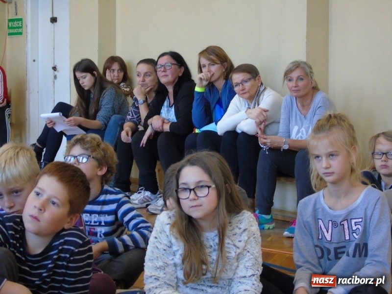 Zdjęcie w galerii na portalu naszraciborz.pl: Olimpijczycy zawitali w progi 18-tki  wiadomości z regionu