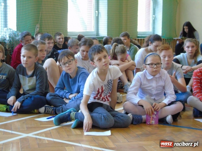 Zdjęcie w galerii na portalu naszraciborz.pl: Olimpijczycy zawitali w progi 18-tki  wiadomości z regionu