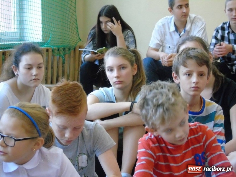 Zdjęcie w galerii na portalu naszraciborz.pl: Olimpijczycy zawitali w progi 18-tki  wiadomości z regionu