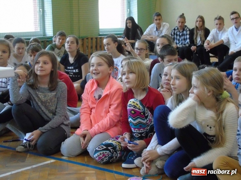 Zdjęcie w galerii na portalu naszraciborz.pl: Olimpijczycy zawitali w progi 18-tki  wiadomości z regionu