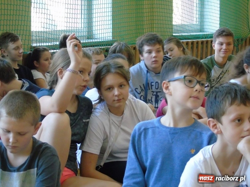 Zdjęcie w galerii na portalu naszraciborz.pl: Olimpijczycy zawitali w progi 18-tki  wiadomości z regionu