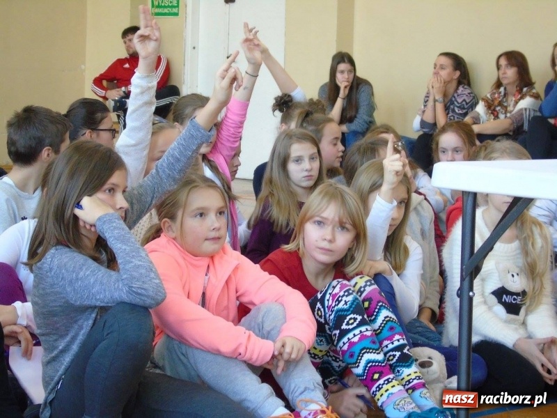 Zdjęcie w galerii na portalu naszraciborz.pl: Olimpijczycy zawitali w progi 18-tki  wiadomości z regionu