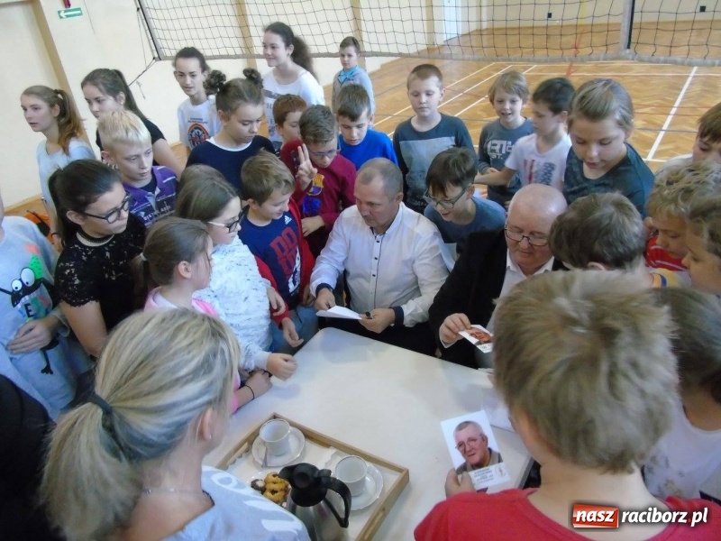 Zdjęcie w galerii na portalu naszraciborz.pl: Olimpijczycy zawitali w progi 18-tki  wiadomości z regionu