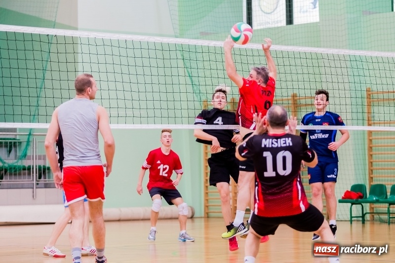 Zdjęcie w galerii na portalu naszraciborz.pl: JP Telebim RLPS: Enter El-Bis bez szans z Leśną Perłą wiadomości z regionu