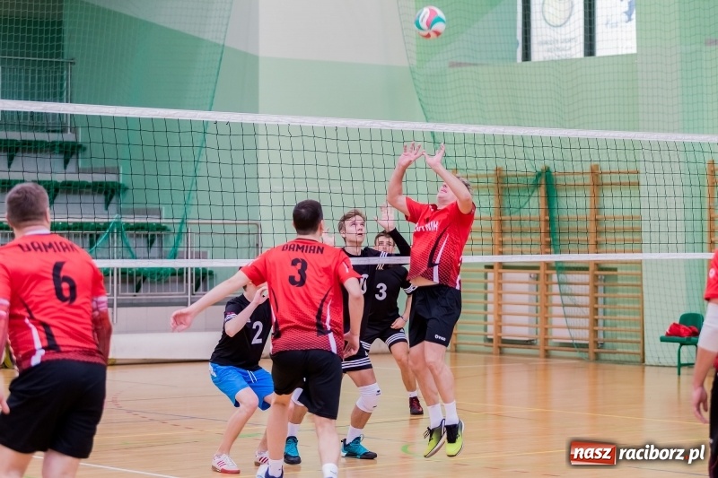 Zdjęcie w galerii na portalu naszraciborz.pl: JP Telebim RLPS: Enter El-Bis bez szans z Leśną Perłą wiadomości z regionu