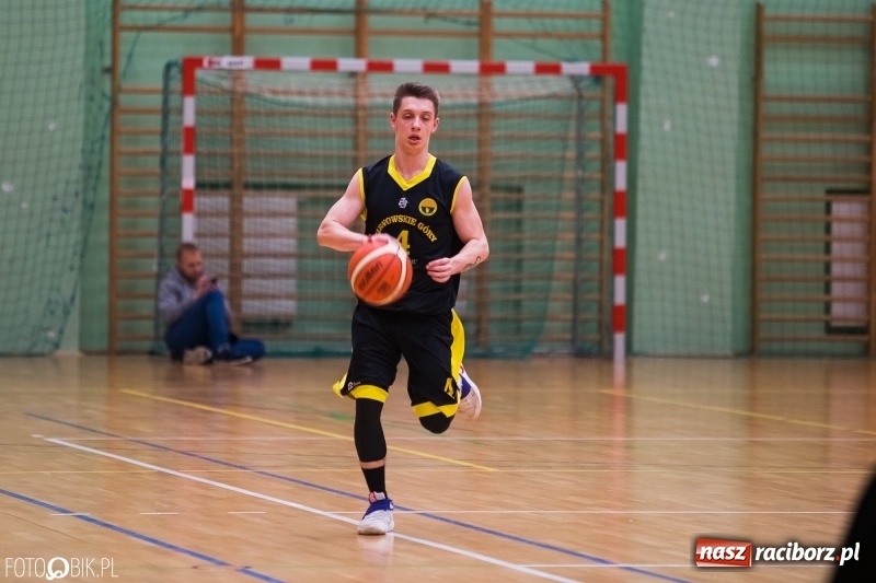 Zdjęcie w galerii na portalu naszraciborz.pl: Zwycięstwo Ofensywy Racibórz po dogrywce wiadomości z regionu