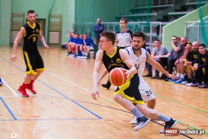 Zdjęcie w galerii na portalu naszraciborz.pl: Zwycięstwo Ofensywy Racibórz po dogrywce wiadomości z regionu