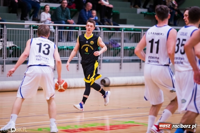 Zdjęcie w galerii na portalu naszraciborz.pl: Zwycięstwo Ofensywy Racibórz po dogrywce wiadomości z regionu