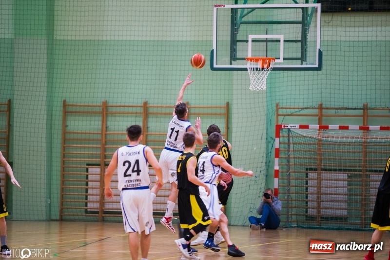 Zdjęcie w galerii na portalu naszraciborz.pl: Zwycięstwo Ofensywy Racibórz po dogrywce wiadomości z regionu