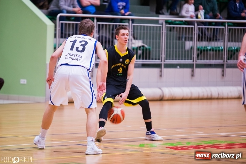 Zdjęcie w galerii na portalu naszraciborz.pl: Zwycięstwo Ofensywy Racibórz po dogrywce wiadomości z regionu