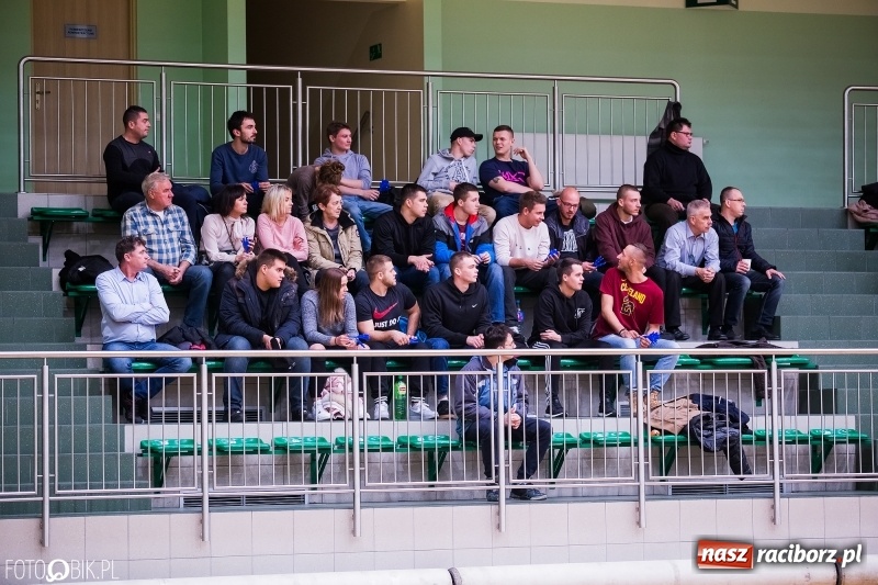Zdjęcie w galerii na portalu naszraciborz.pl: Zwycięstwo Ofensywy Racibórz po dogrywce wiadomości z regionu