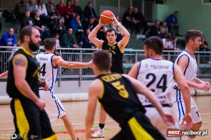 Zdjęcie w galerii na portalu naszraciborz.pl: Zwycięstwo Ofensywy Racibórz po dogrywce wiadomości z regionu