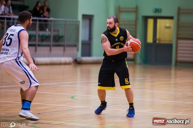 Zdjęcie w galerii na portalu naszraciborz.pl: Zwycięstwo Ofensywy Racibórz po dogrywce wiadomości z regionu