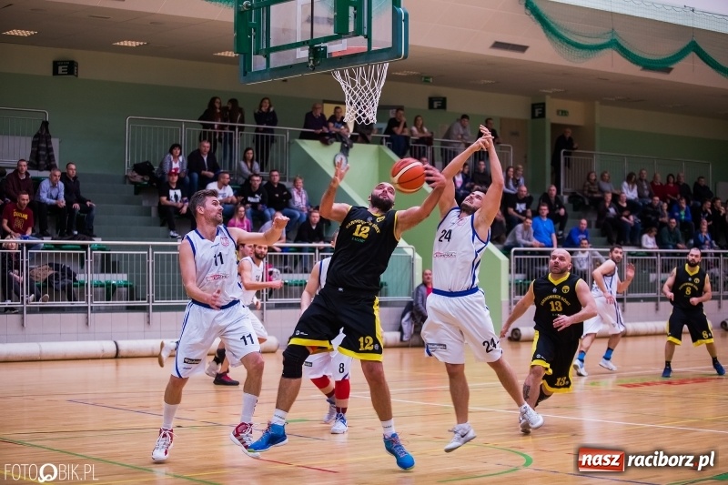 Zdjęcie w galerii na portalu naszraciborz.pl: Zwycięstwo Ofensywy Racibórz po dogrywce wiadomości z regionu