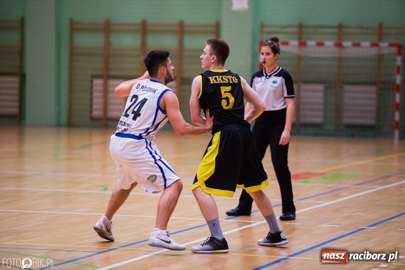 Zdjęcie w galerii na portalu naszraciborz.pl: Zwycięstwo Ofensywy Racibórz po dogrywce wiadomości z regionu